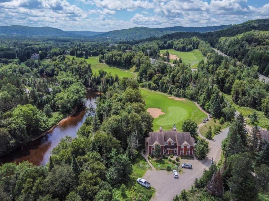 Cozy On The 9th Hole La Bete Pool Golf Mont-Tremblant